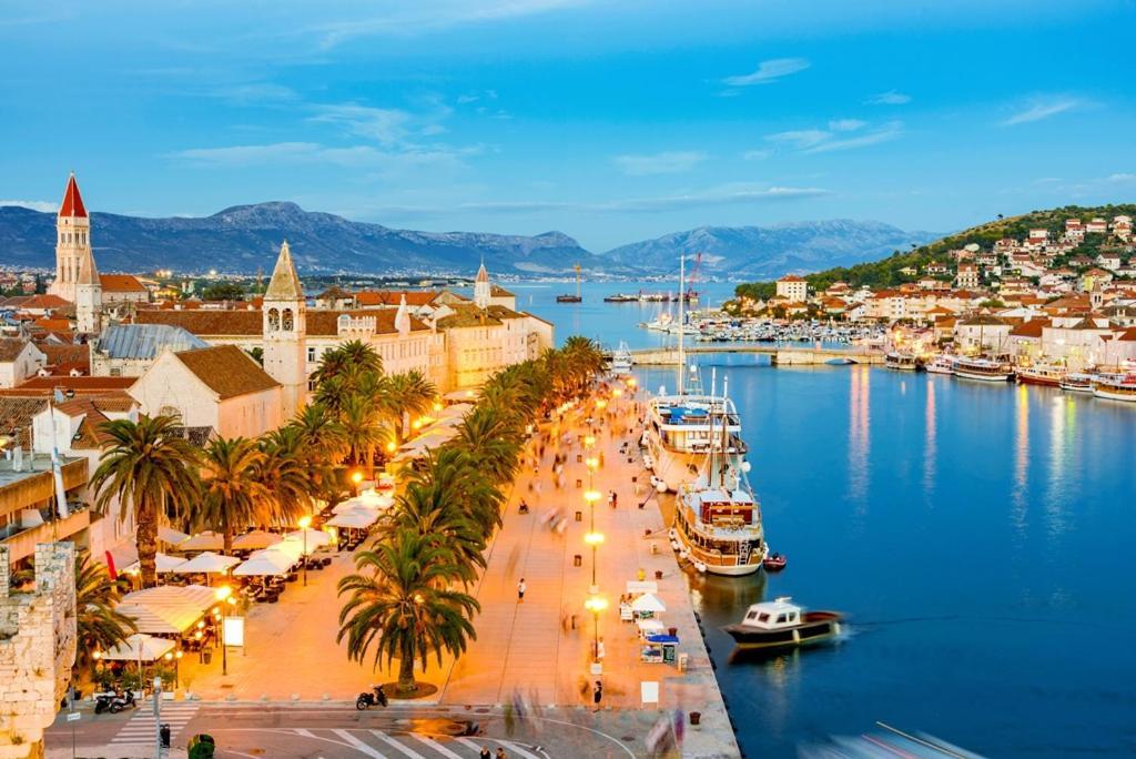 Apartman K&S Kastela Bagian luar foto