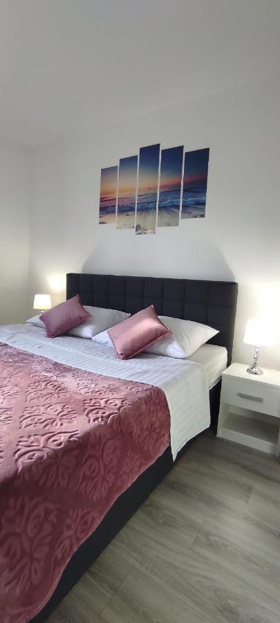 Apartman K&S Kastela Bagian luar foto